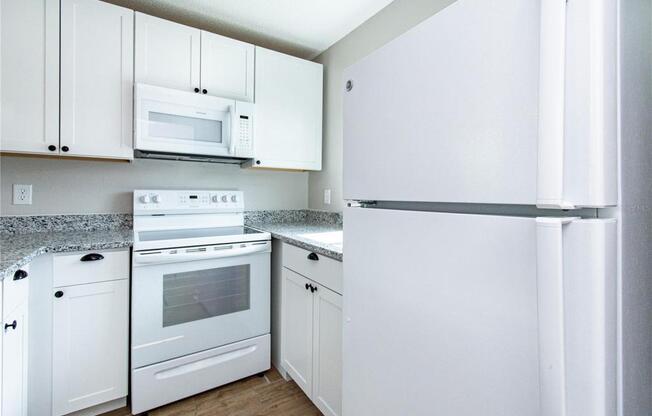 2 beds, 2 baths, 864 sqft, $1,500
