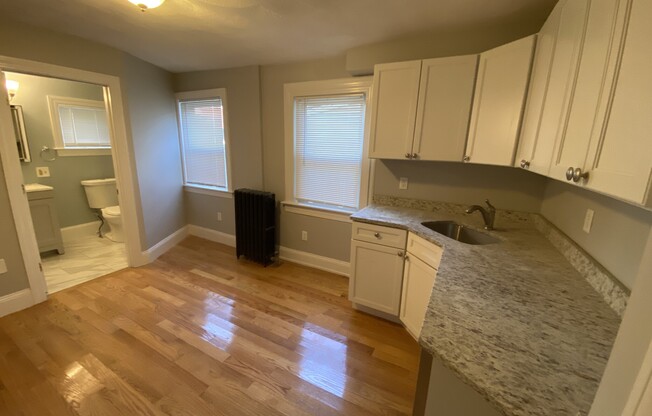 2 beds, 1 bath, $3,600, Unit A