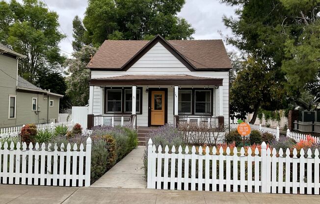 For Lease 154 N. Shaffer 3 Bedroom 2 Bath Beautiful Home in Old Towne Orange