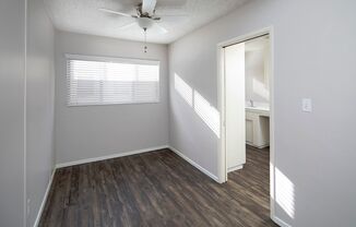 2 beds, 1 bath, $2,595, Unit 207