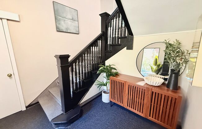 Ludlow B Apartments