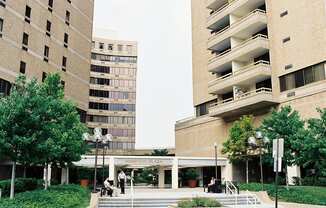 apartment building at Hampton Plaza Apartments in Towson, MD 21286