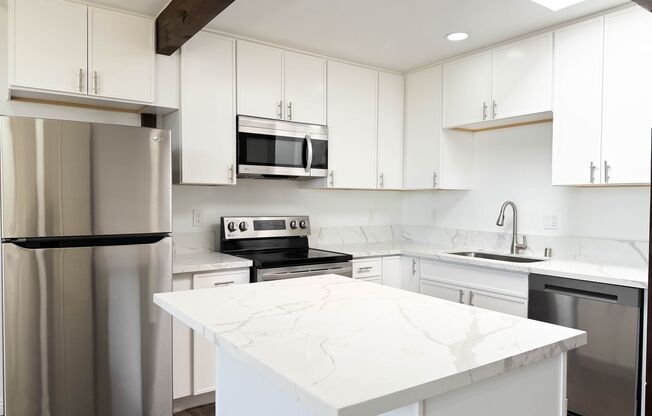 1 bed, 1 bath, 660 sqft, $2,300, Unit 116R