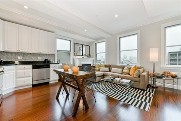 525 E 2 ST