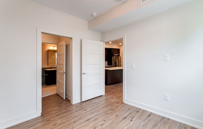 2 beds, 1 bath, $1,600, Unit 1050 N 4th St. Apt. 221
