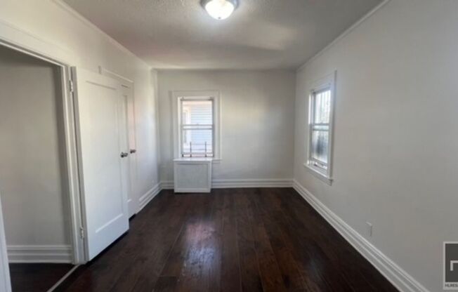 2 beds, 1 bath, $2,400, Unit 2