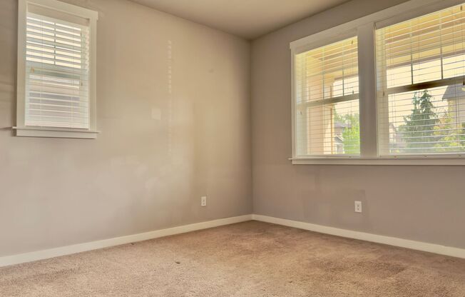 Beautiful Tri-Level Home in North Redmond – 4 Bed + Den + Office