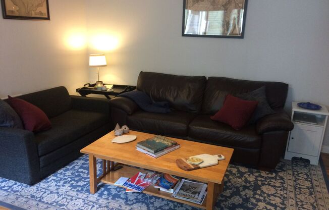 3 beds, 1 bath, $3,495, Unit 1156-1/2