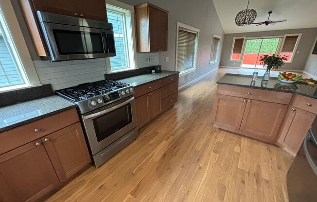 1689 Aaron Dr Lynden WA