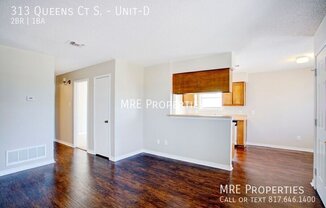 313 QUEENS CT S