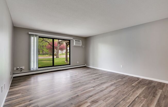 2 beds, 1.5 baths, 976 sqft, $1,525, Unit 9975-101