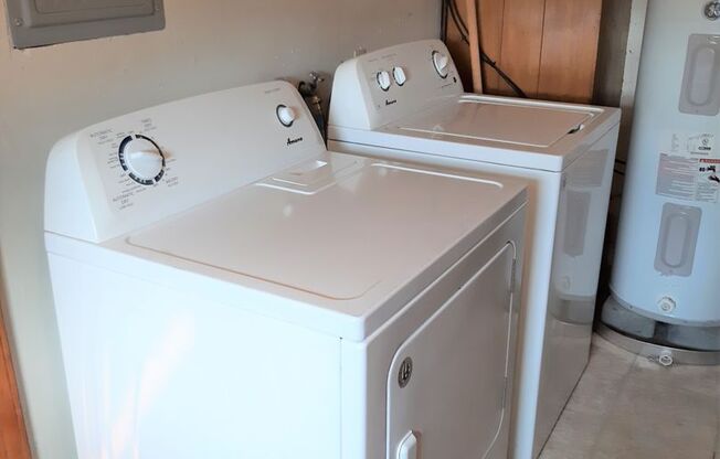 2 beds, 1 bath, 903 sqft, $1,290, Unit A-2