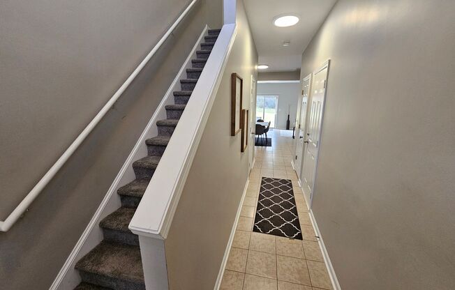 3 beds, 2.5 baths, 1,550 sqft, $1,825, Unit 3061