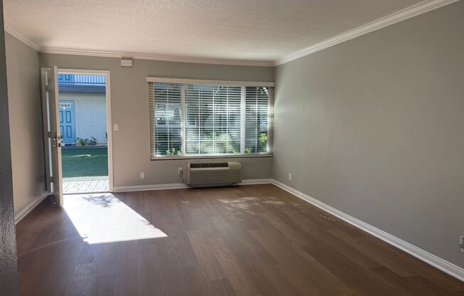 2 beds, 1 bath, 850 sqft, $2,565, Unit 785B