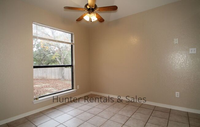 3 beds, 2 baths, $1,395