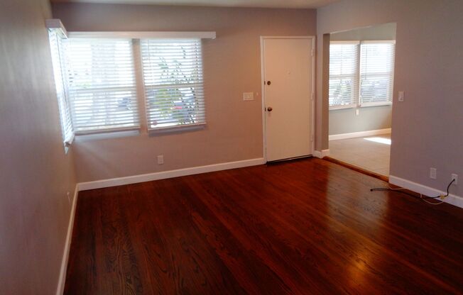 2 Bedroom 1 Bath Ground Floor Apartment for Rent in Whittier, w/ Garage and Central A/C