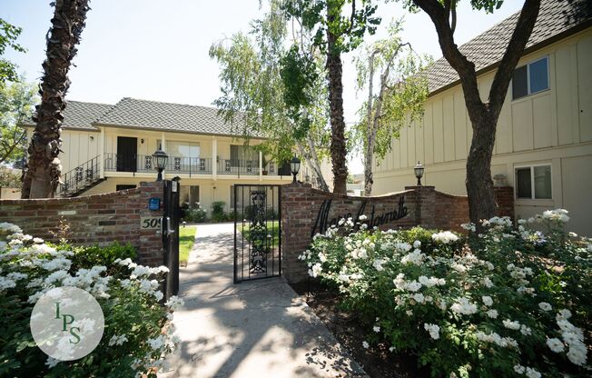 Fig Garden TownHome, 2BR/1BA – Great location, well maintained community!