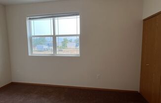 3 beds, 2 baths, 2,100 sqft, $1,995, Unit G