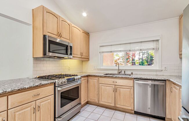 Fabulous 3BR 2BA Single Family Los Altos Home