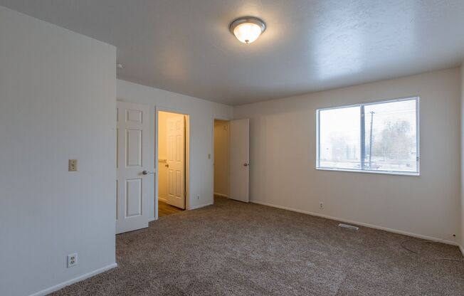 3 beds, 2 baths, 1,400 sqft, $1,700, Unit A