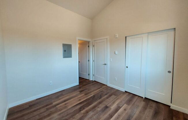 1 bed, 1 bath, 401 sqft, $999, Unit E-207