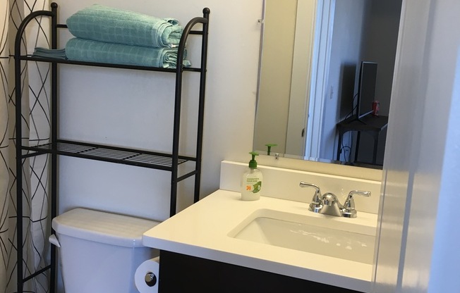 1 bed, 1 bath, 700 sqft, $1,550