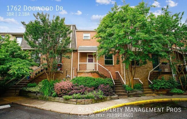 1762 DOGWOOD DR