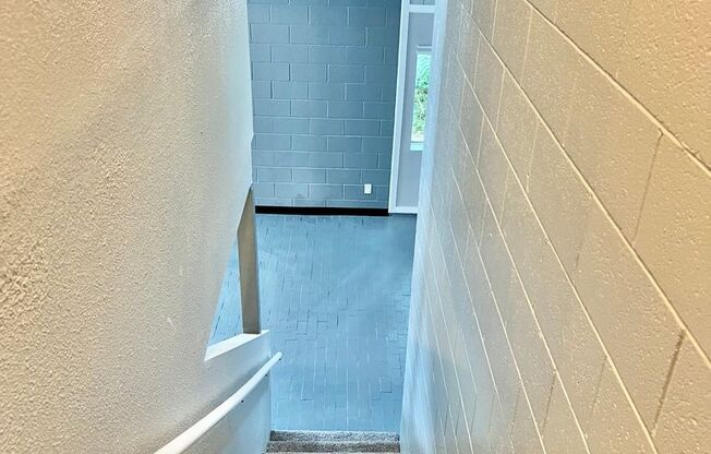 3 beds, 2 baths, $1,350, Unit Unit 25