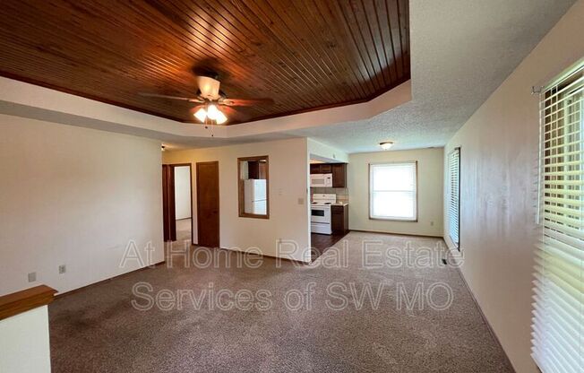 453 W GRAND