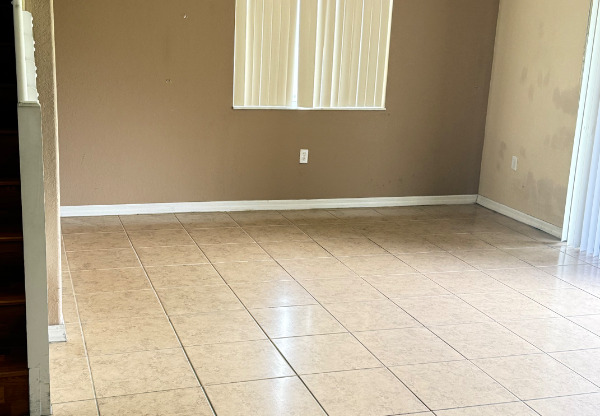 9084 SW 153 CT