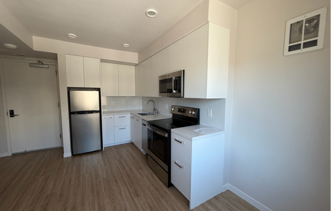 1 bed, 1 bath, 404 sqft, $2,795, Unit 406