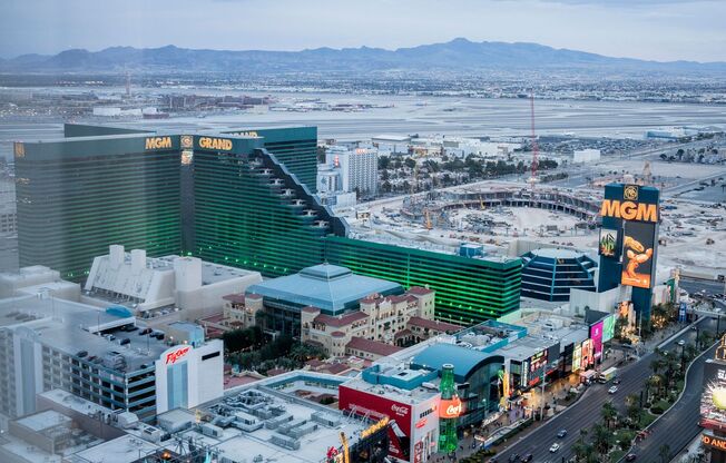 1 bed, 1.5 baths, $5,995, Unit #3902