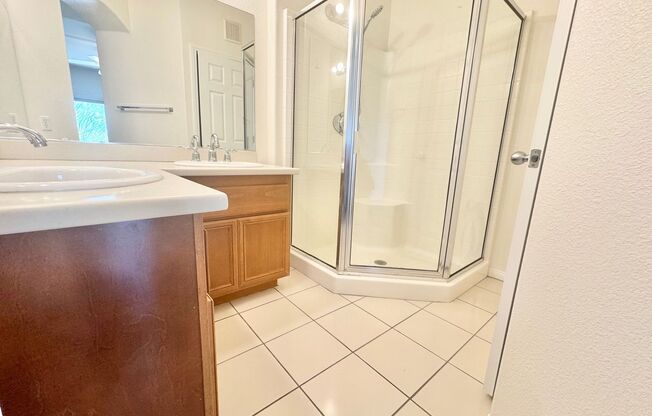 3 beds, 2 baths, $1,565, Unit Bldg K5