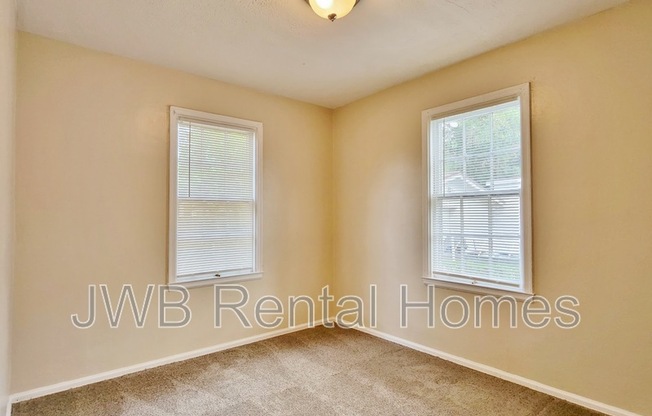 8182 LEXINGTON DR