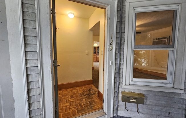 129 LEXINGTON ST
