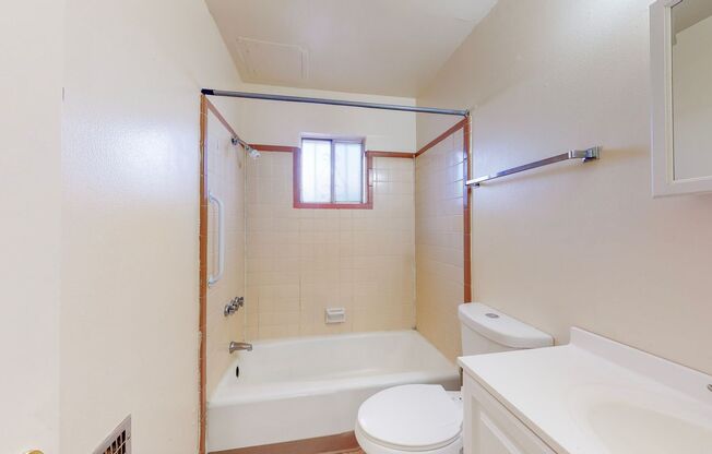 1 bed, 1 bath, 500 sqft, $825, Unit Unit 13