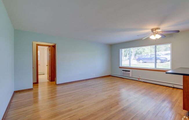 1 bed, 1 bath, 616 sqft, $1,220, Unit 2101-102
