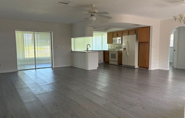 Charming 2-Bedroom Home in Prime Cape Coral Location - TWO WEEKS FREE!