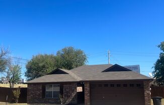 Very nice 3 bedroom 2 bath 2 car garage in Mary's Creek Estates