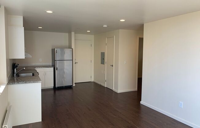 2 beds, 1 bath, 620 sqft, $1,995