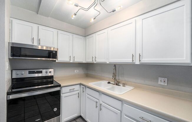 Beautifully Updated Condo In North Denver