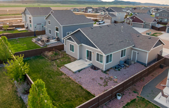 1882 LA SALLE DR