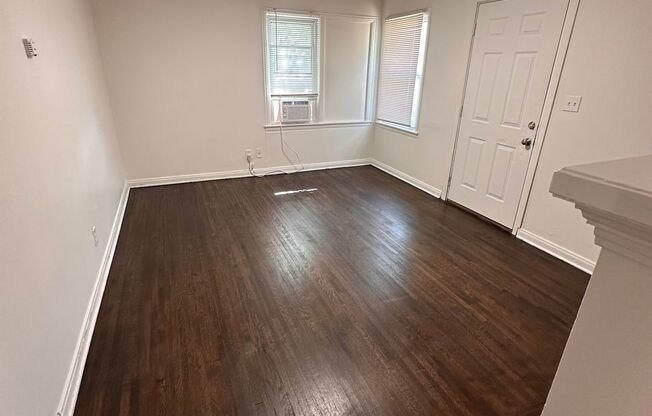 1 bed, 1 bath, $595