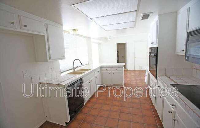 8702 E SELLS DR