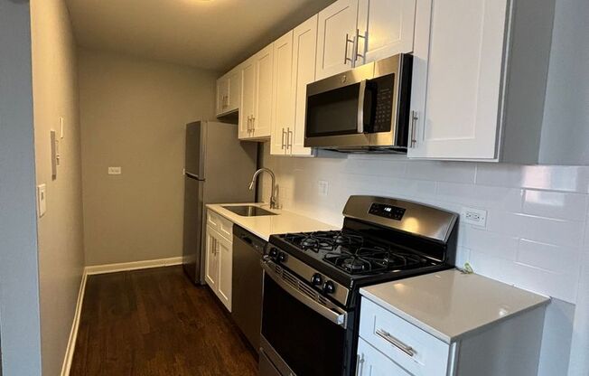 1 bed, 1 bath, 604 sqft, $2,595, Unit 839-3B