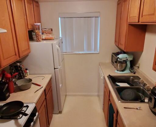 1 bed, 1 bath, $1,045, Unit HC-306