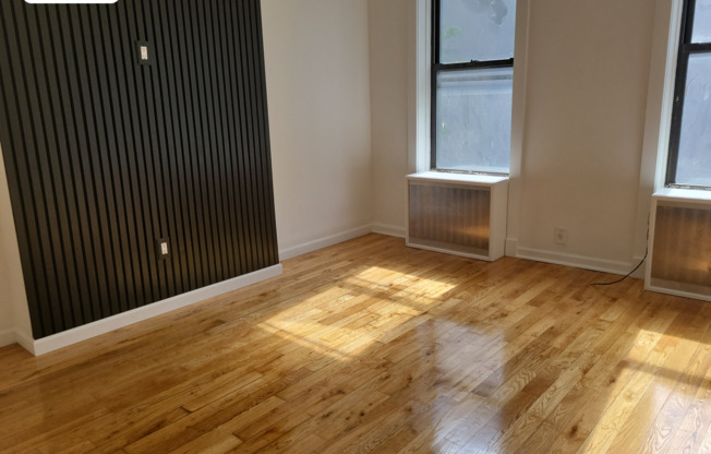 2 beds, 1 bath, $3,000, Unit 2