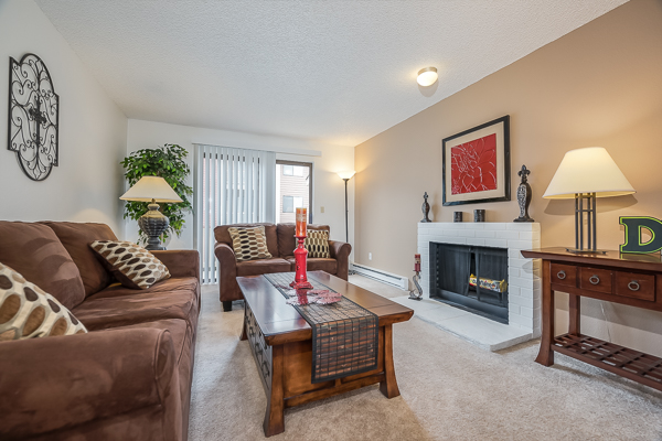 2 beds, 1.5 baths, 920 sqft, $1,629, Unit V103