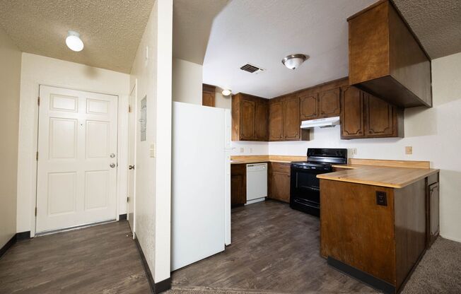 1 bed, 1 bath, 700 sqft, $1,100, Unit 10