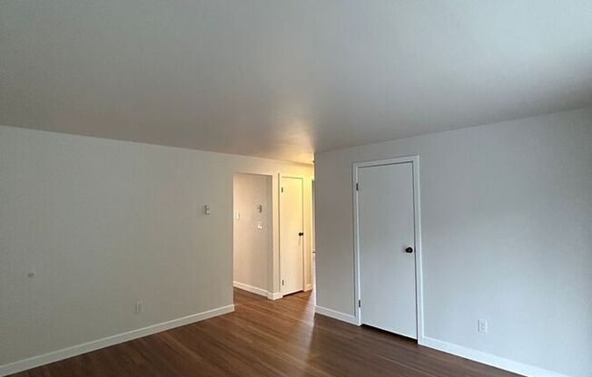 265 E SUNSET WAY